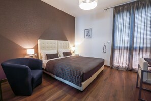 高級客房, 1 間臥室, 私人浴室, 城市景觀 | 埃及棉床單、高級寢具、舒適加層、客房內保險箱