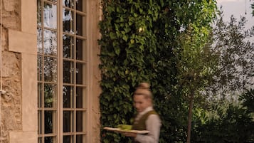 Grand Suite, Garden Area (Santo Pietro) | Premium bedding, down duvets, minibar, in-room safe