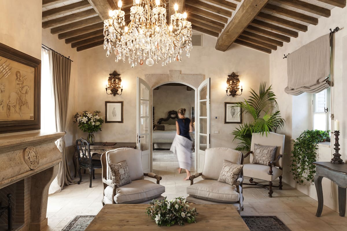 Premium bedding, down comforters, minibar, in-room safe