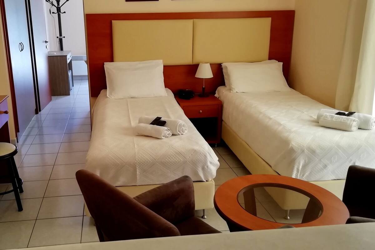 Comfort-Apartment, 2 Schlafzimmer, Balkon, Meerseite | Bettwäsche aus ägyptischer Baumwolle, hochwertige Bettwaren