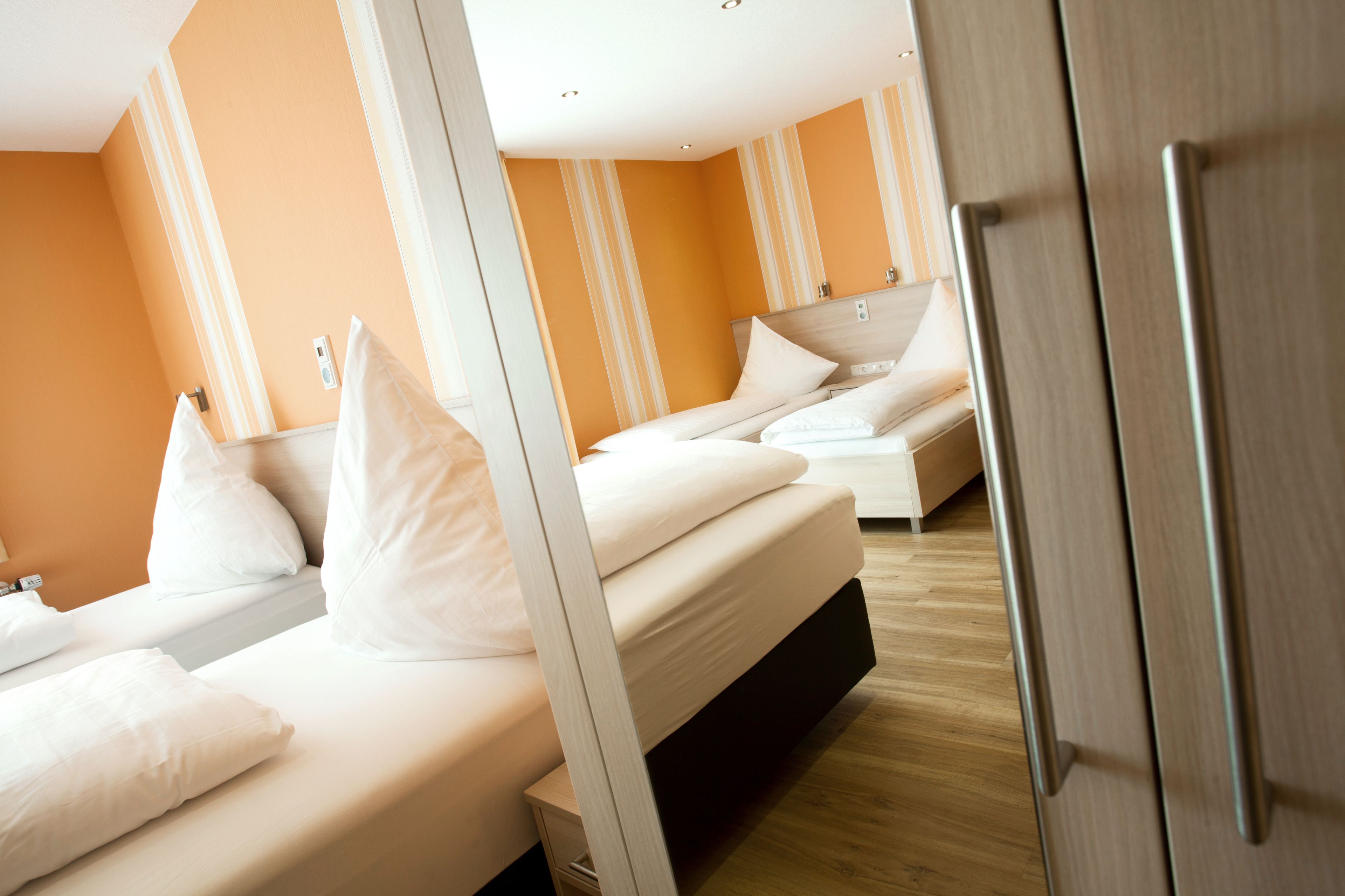 comfort quadruple room | desk, laptop workspace, soundproofing, free wifi