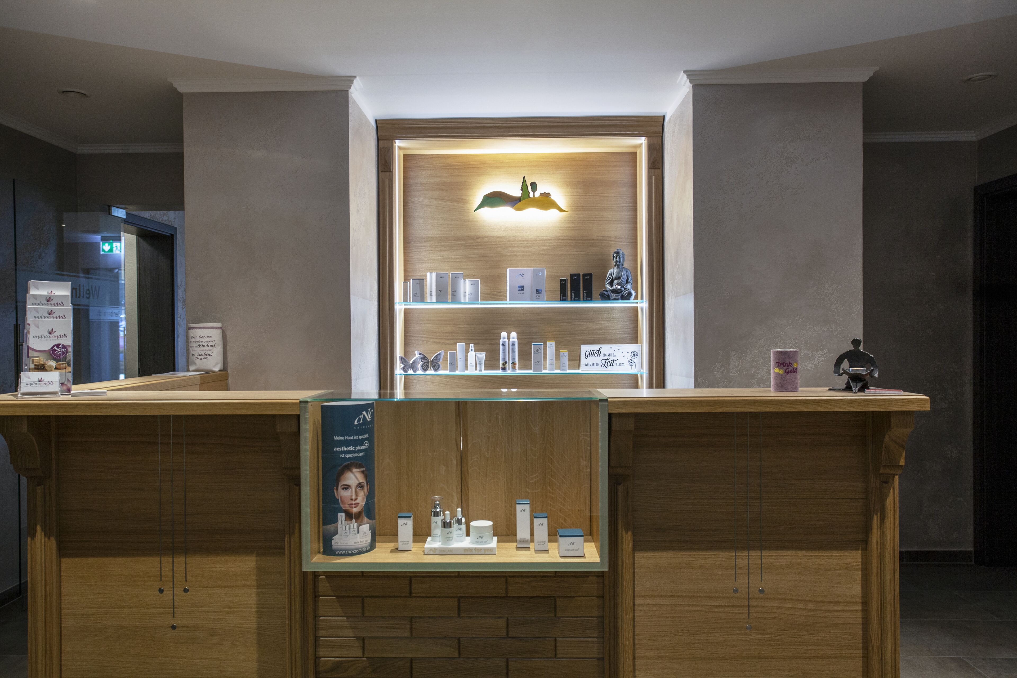 body treatments, hot stone massages, body wraps, body scrubs, facials