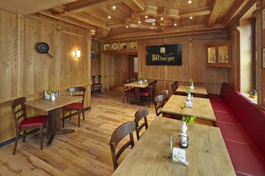 Lunch and dinner served  - Hotel-Restaurant Haus Hubertus (Winterspelt)