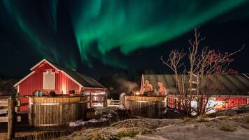 Tina de hidromasaje al aire libre