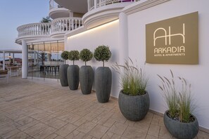 Exterior - Arkadia Luxury Hotel Apartments (Zakynthos)