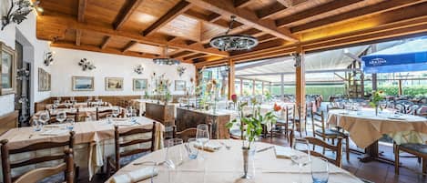 Breakfast, lunch and dinner served