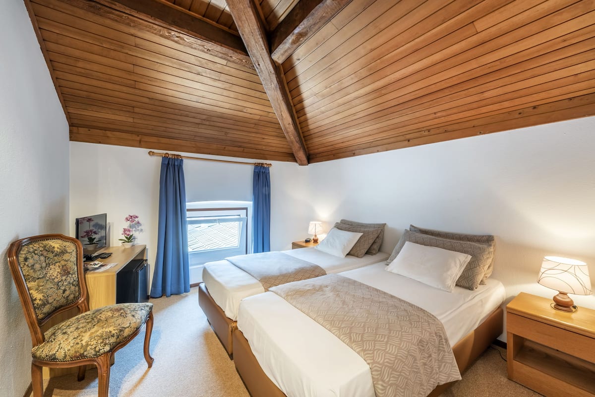 Minibar, desk, free WiFi, bed sheets