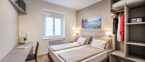 Minibar, desk, free WiFi, bed sheets