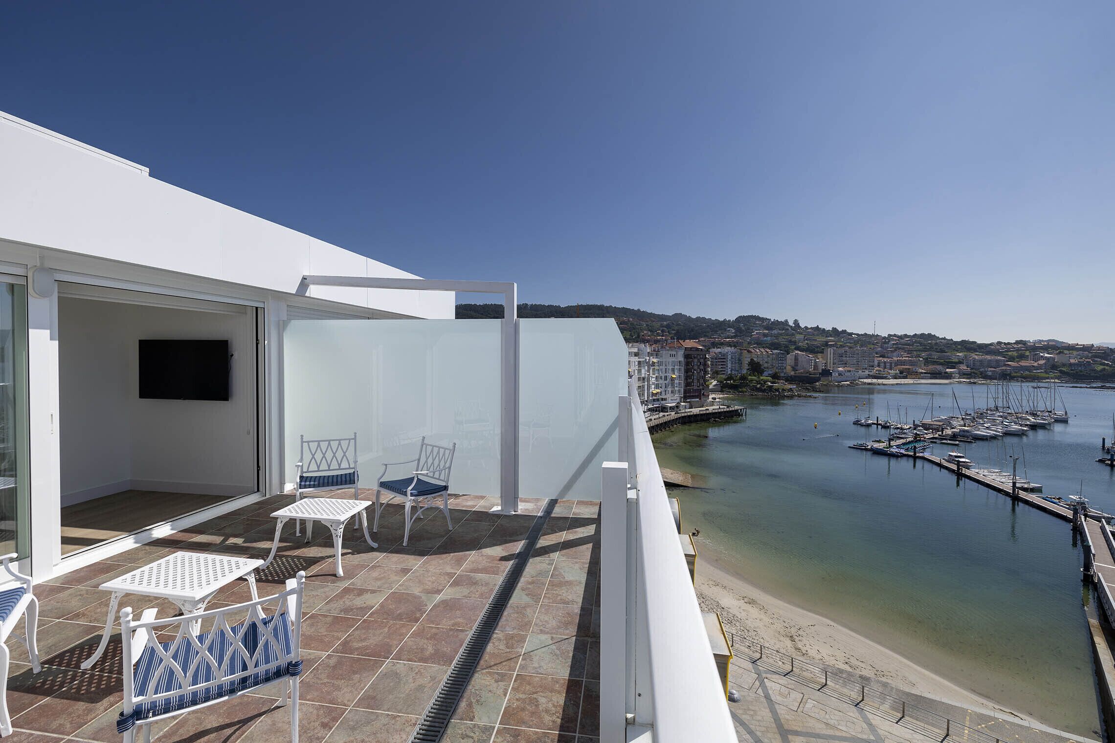 attic apartment | terrace/patio