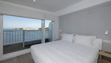 Attic Apartment | Down comforters, in-room safe, blackout drapes, soundproofing