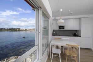 Apartment, Balcony | Living area