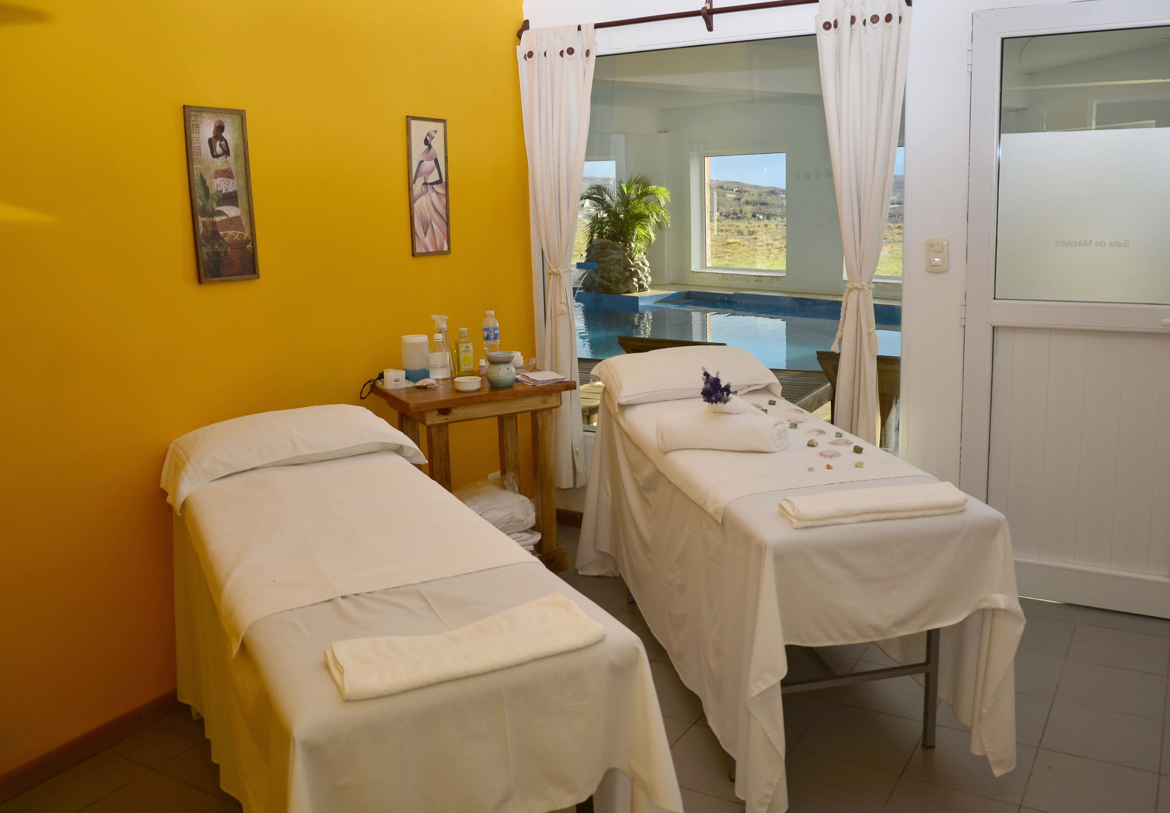 couples treatment room(s)