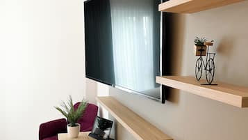 Cortinas blackout, wifi gratis y ropa de cama