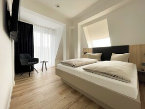 Superior Suite, Private Bathroom | Blackout drapes, free WiFi, bed sheets - HOLI City Apart Hotel Berlin (Berlin)