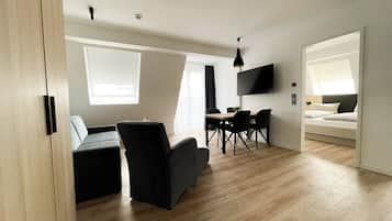 Cortinas blackout, wifi gratis y ropa de cama