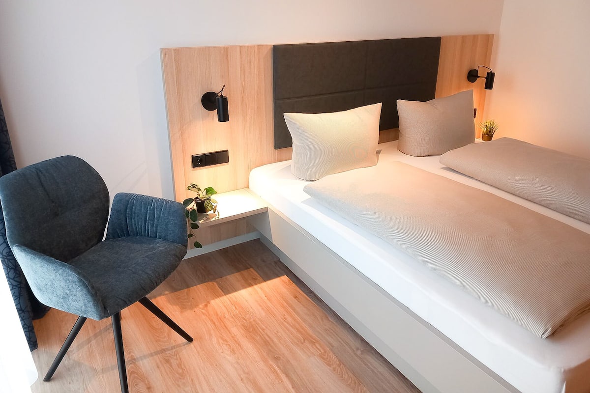 Blackout curtains, free WiFi, bed sheets