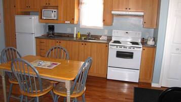 Chalet, Küche | Eigene Küche | Kühlschrank, Mikrowelle