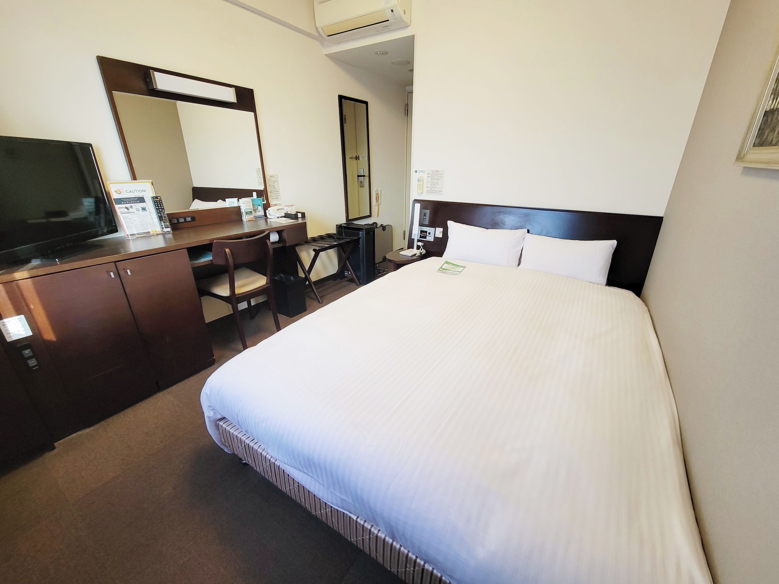 Dobbeltrom – comfort, ikke-røyk (Semidouble) | Skrivebord, wi-fi (inkludert) og sengetøy