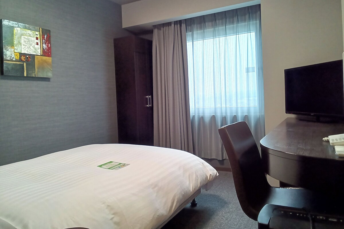 Comfort semidouble non smoking room | Desk, free WiFi, bed sheets