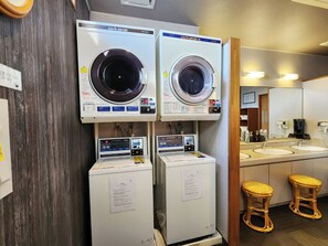 Laundry room - Hotel Route-Inn Kameyama Inter (Kameyama)