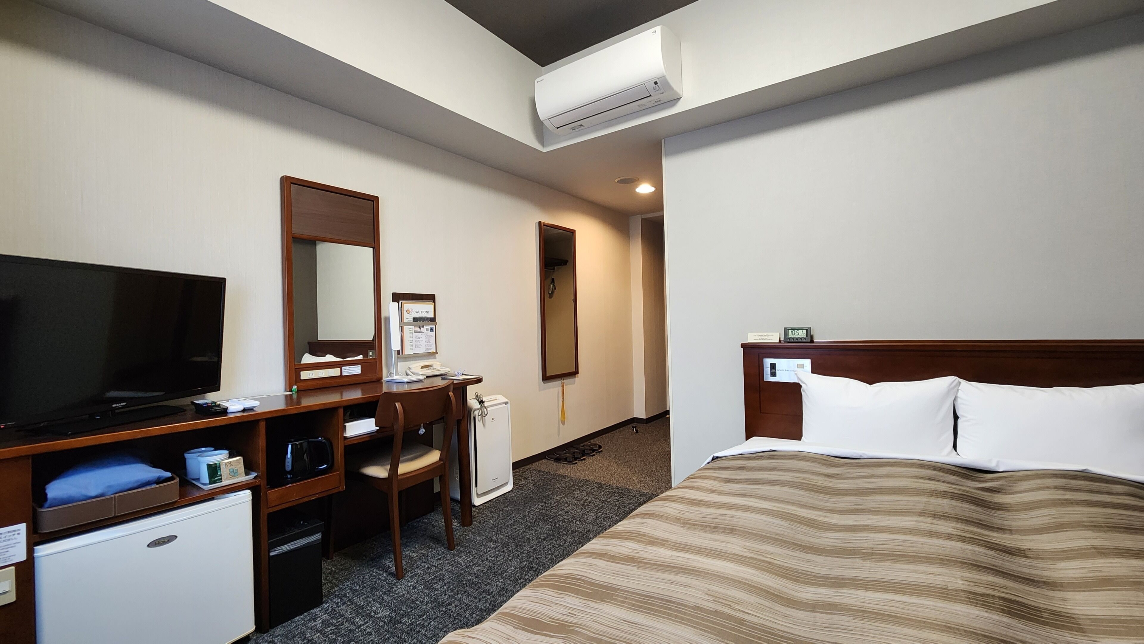 Free WiFi, bed sheets