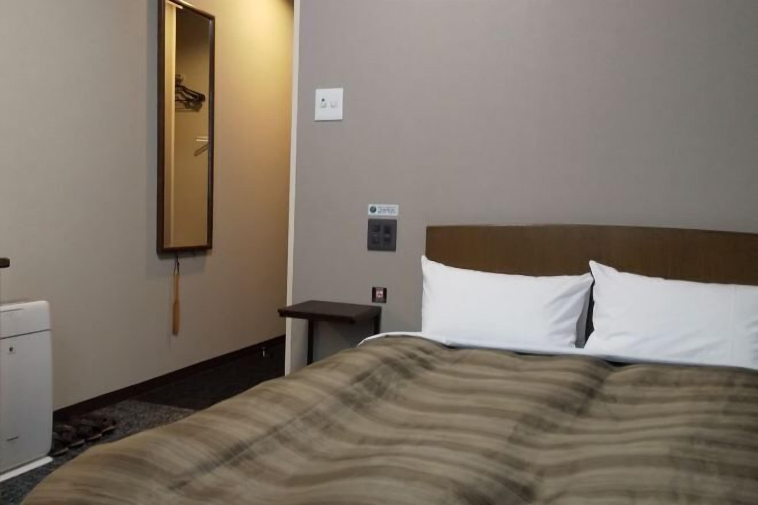 Skrivbord, gratis wi-fi och sängkläder