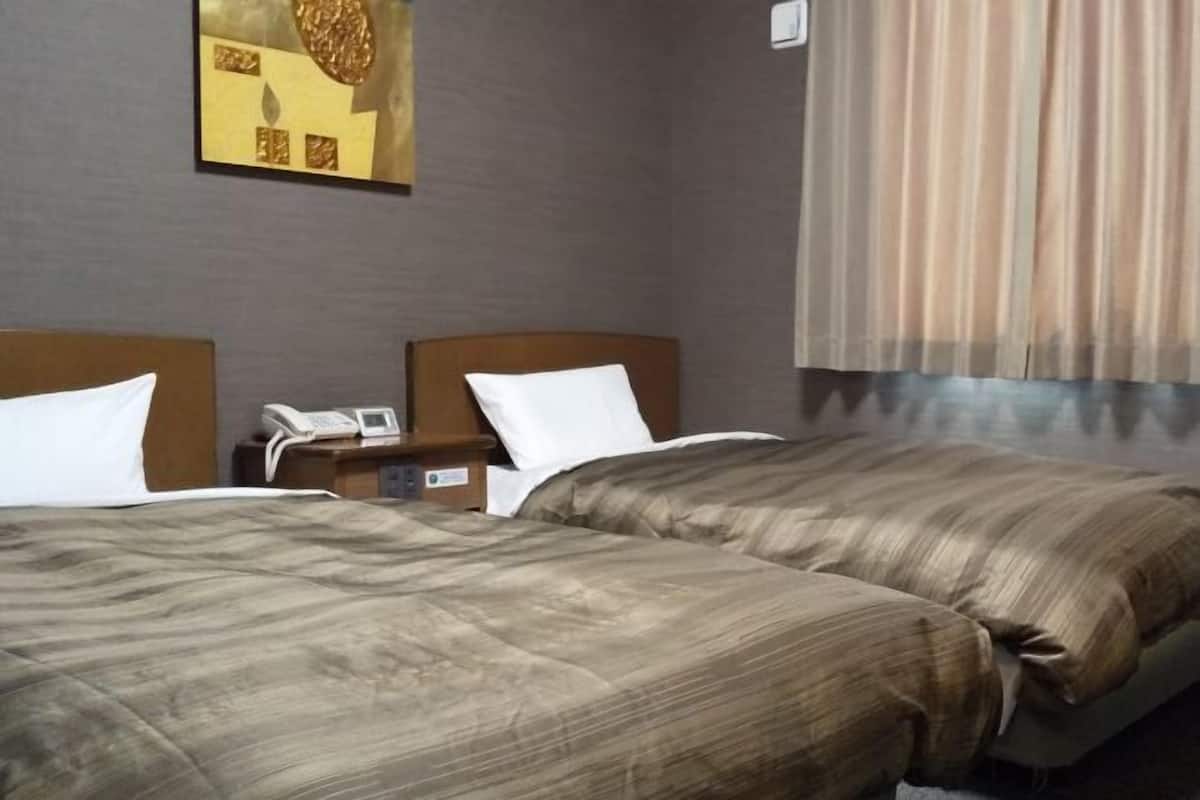 Bàn, truy cập Internet không dây miễn phí, bộ trải giường