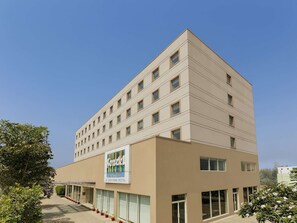 Exterior - Hometel Roorkee (Roorkee)