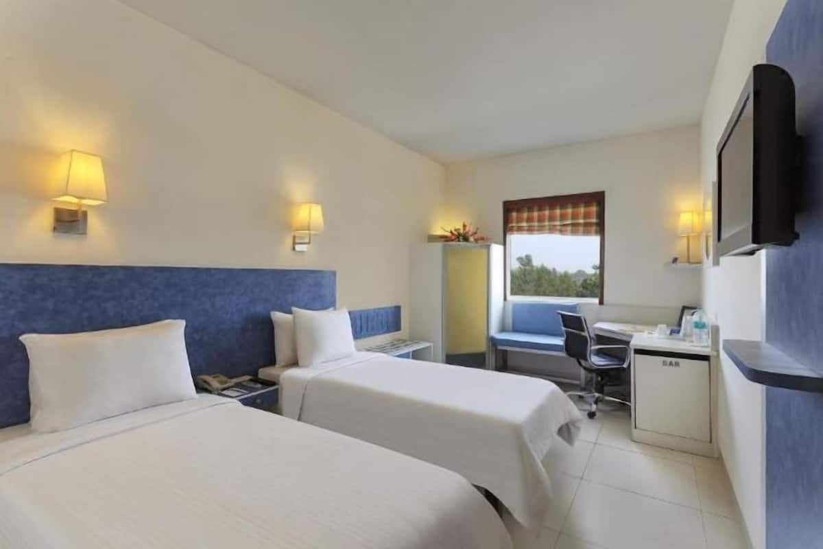 In-room safe, desk, laptop workspace, iron/ironing board