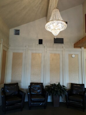 Reception - Hôtellerie Jardins de Ville (Sherbrooke)