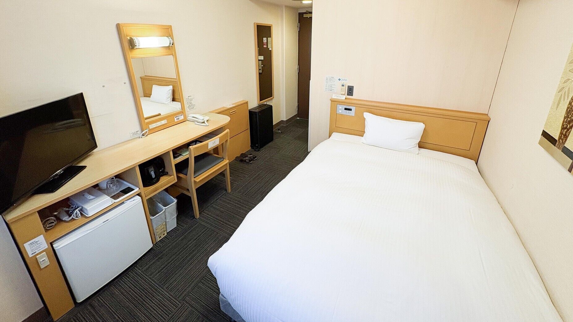 Free WiFi, bed sheets