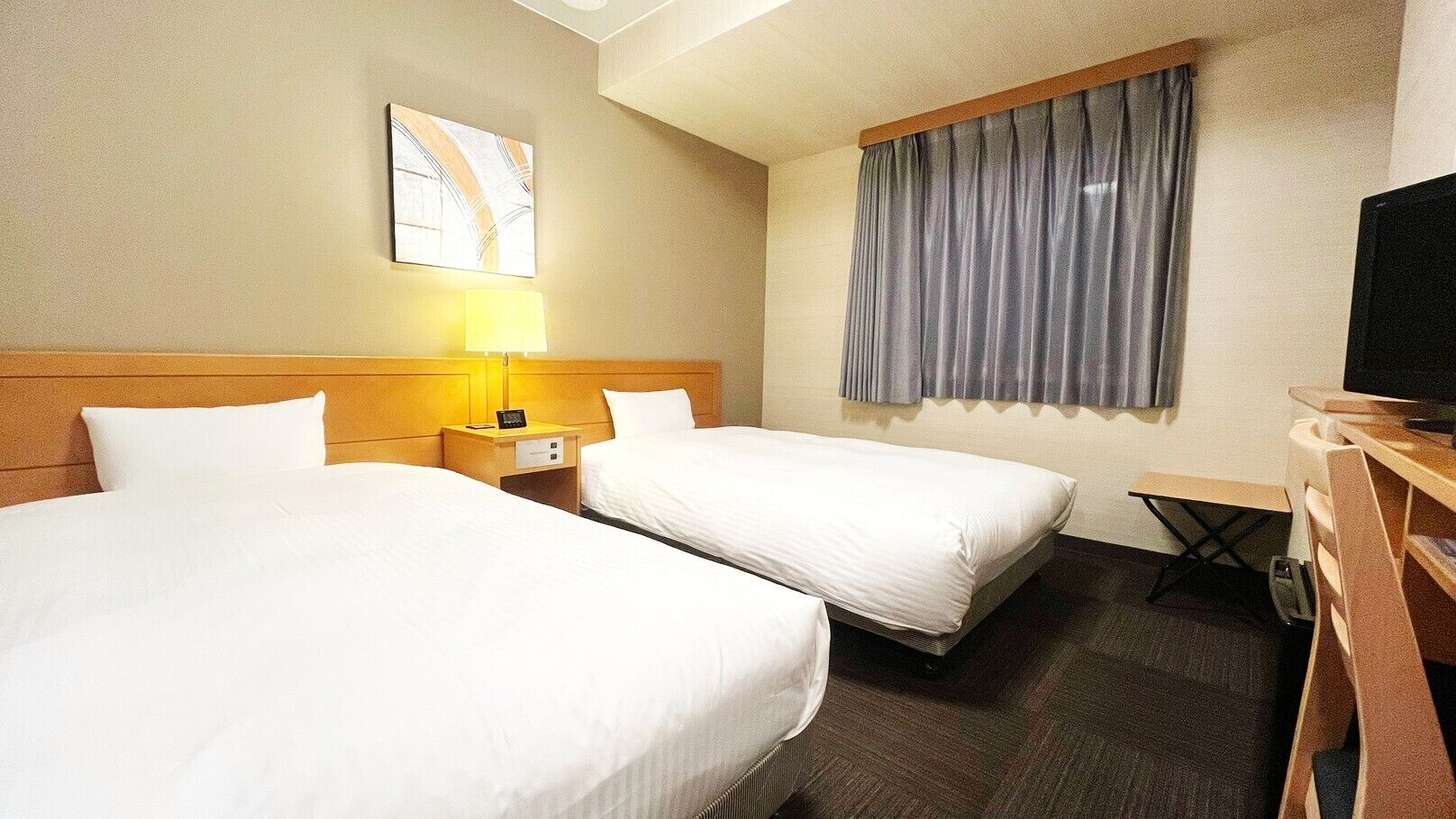Desk, free WiFi, bed sheets