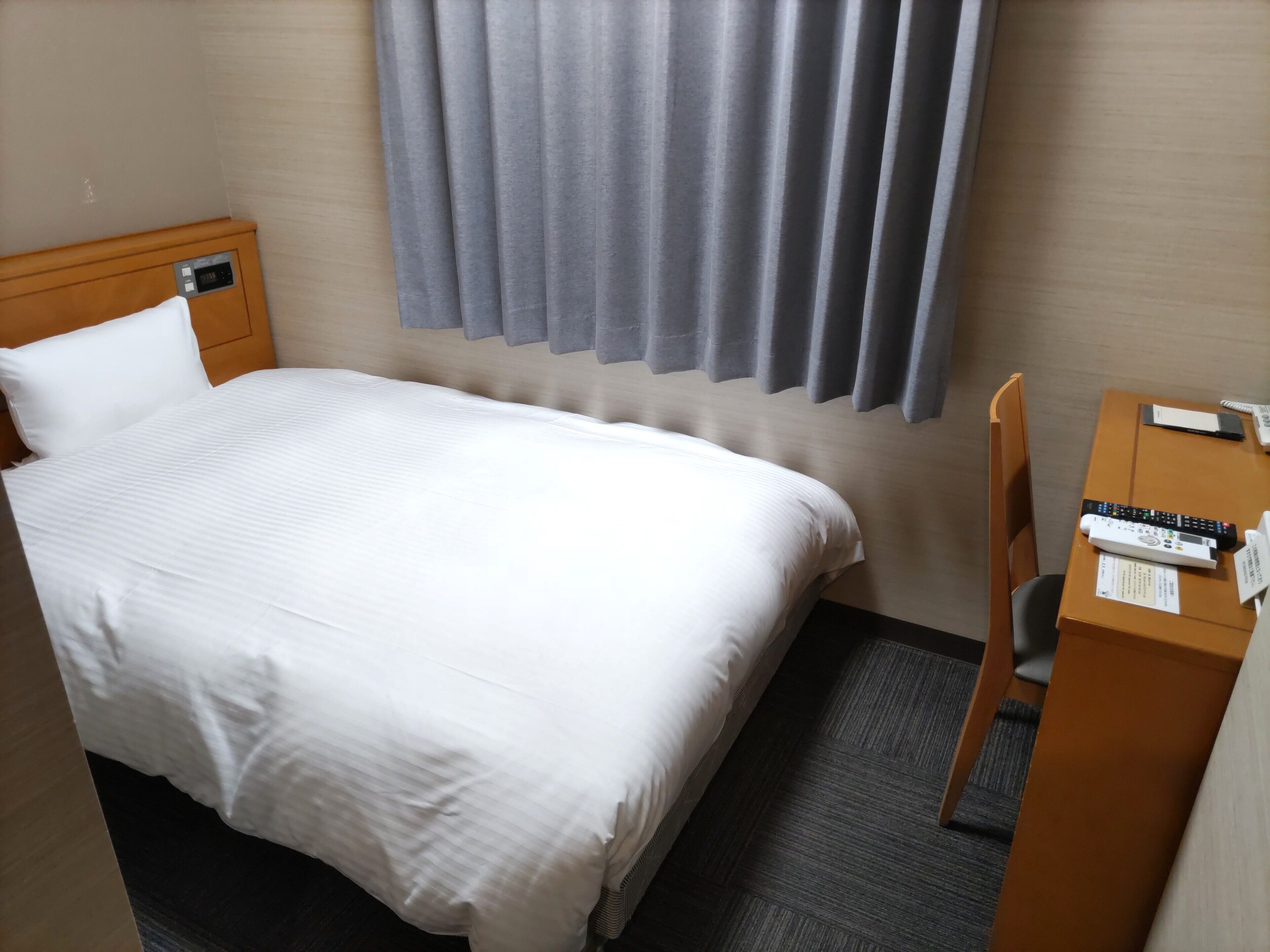 Desk, free WiFi, bed sheets