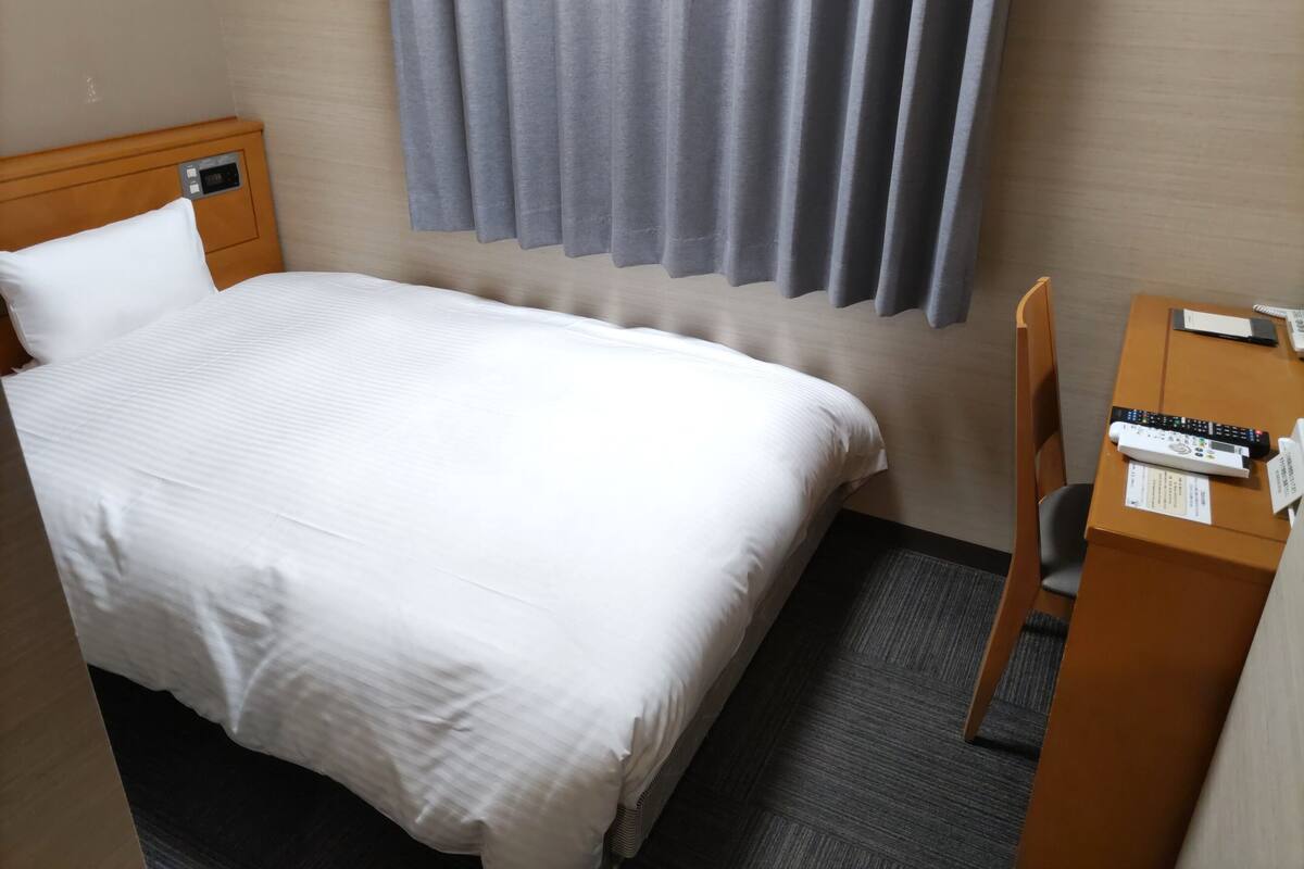 Bureau, Wi-Fi gratuit, draps fournis