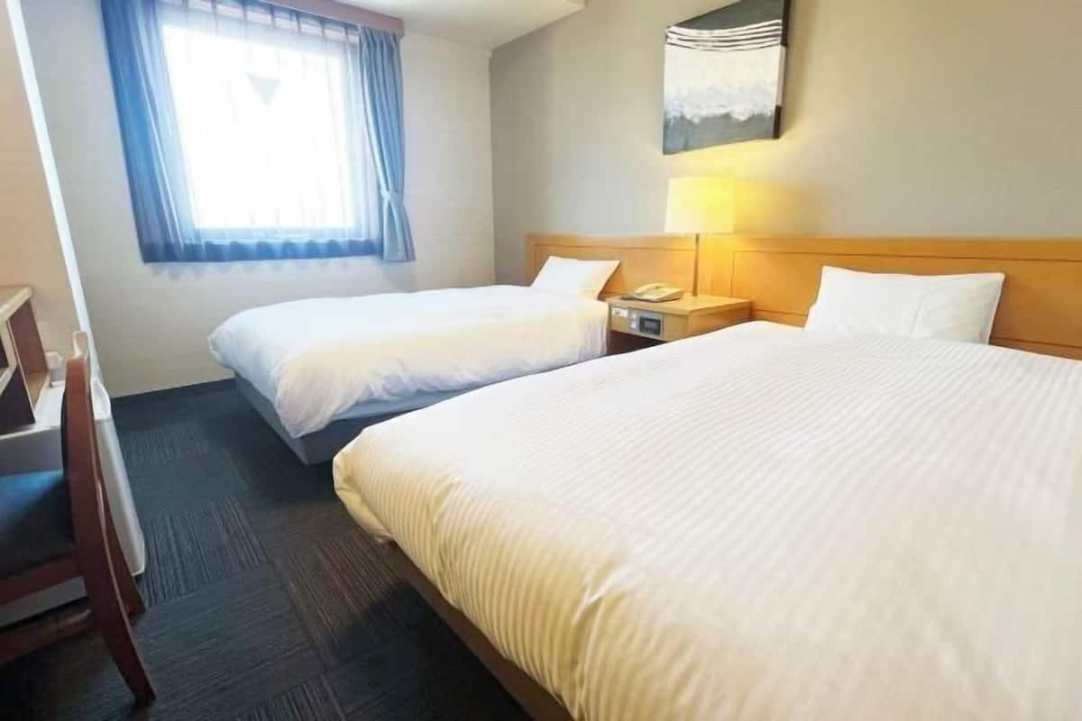 1 bedroom, desk, free WiFi, bed sheets
