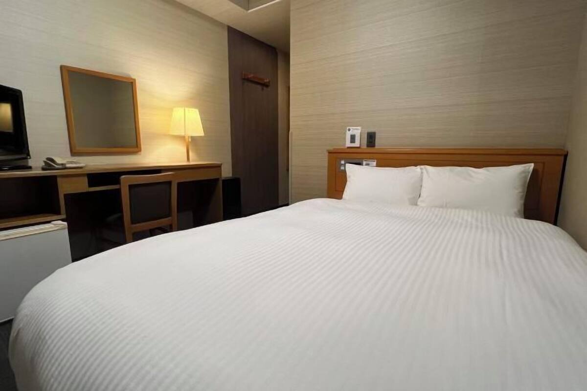 1 bedroom, desk, free WiFi, bed sheets