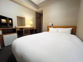 Escritorio, wifi gratis, ropa de cama
