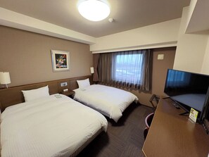 Iron/ironing board, free WiFi, bed sheets - Hotel Route Inn Tsuruoka Ekimae (Tsuruoka)
