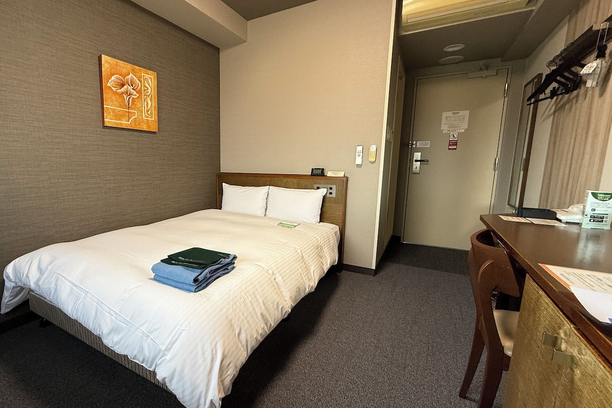 Iron/ironing board (on request), WiFi (free), bed sheets