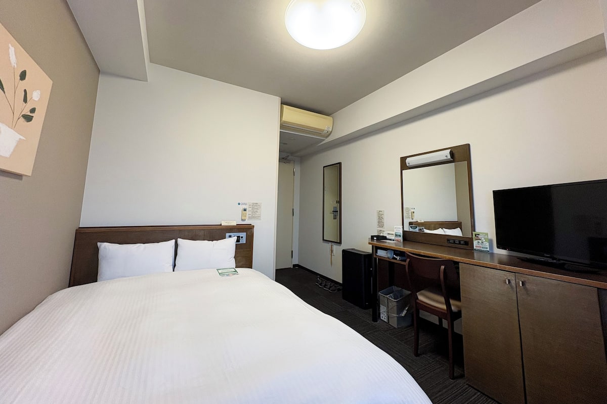 Chambre | Fer et planche à repasser, Wi-Fi gratuit, draps fournis