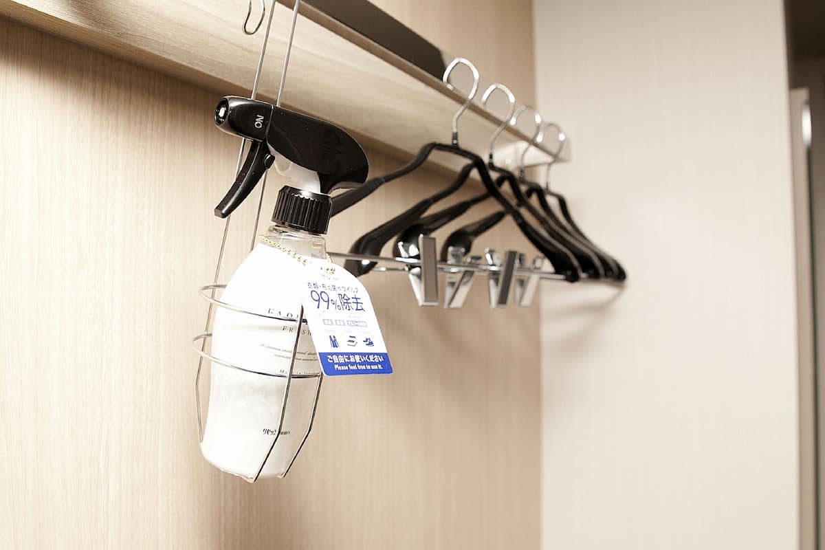 room, smoking | room amenity