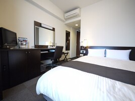 Desk, free WiFi, bed sheets