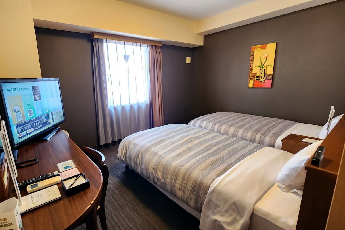 Desk, WiFi (free), bed sheets