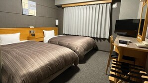 Desk, free WiFi, bed sheets - Hotel Route-Inn Yukuhashi (Yukuhashi)
