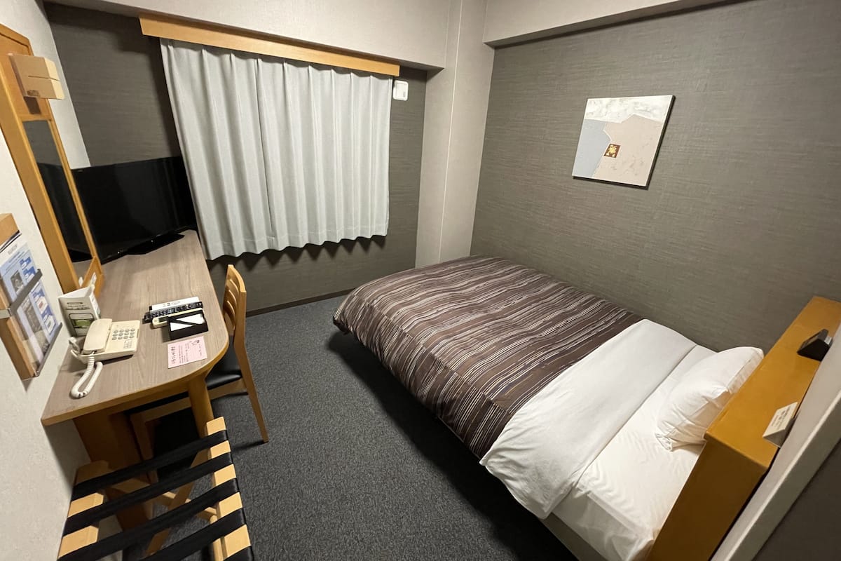 Bureau, Wi-Fi gratuit, draps fournis