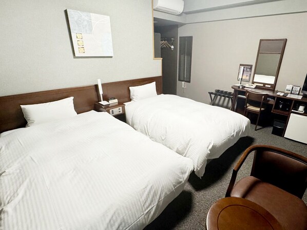 مكتب وواي فاي مجانًا وملاءات أسرّة