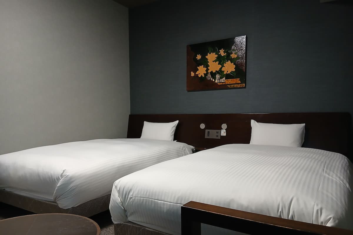 Wi-Fi gratuit, draps fournis