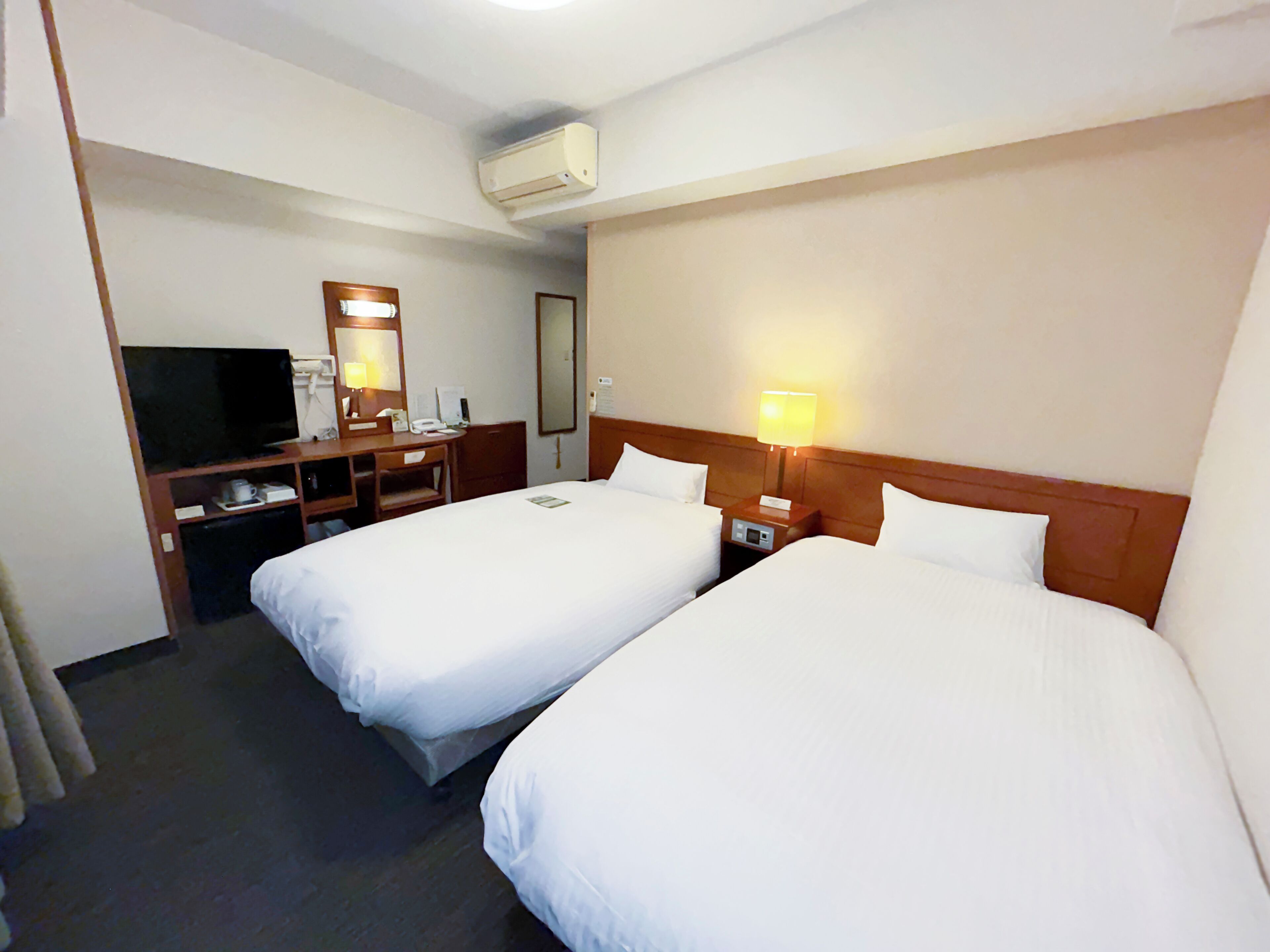  Twin Room, Heated Tobacco Only | Free WiFi, bed sheets