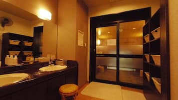 Nhà tắm công cộng