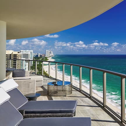 Egyptian cotton sheets, premium bedding, down comforters, minibar